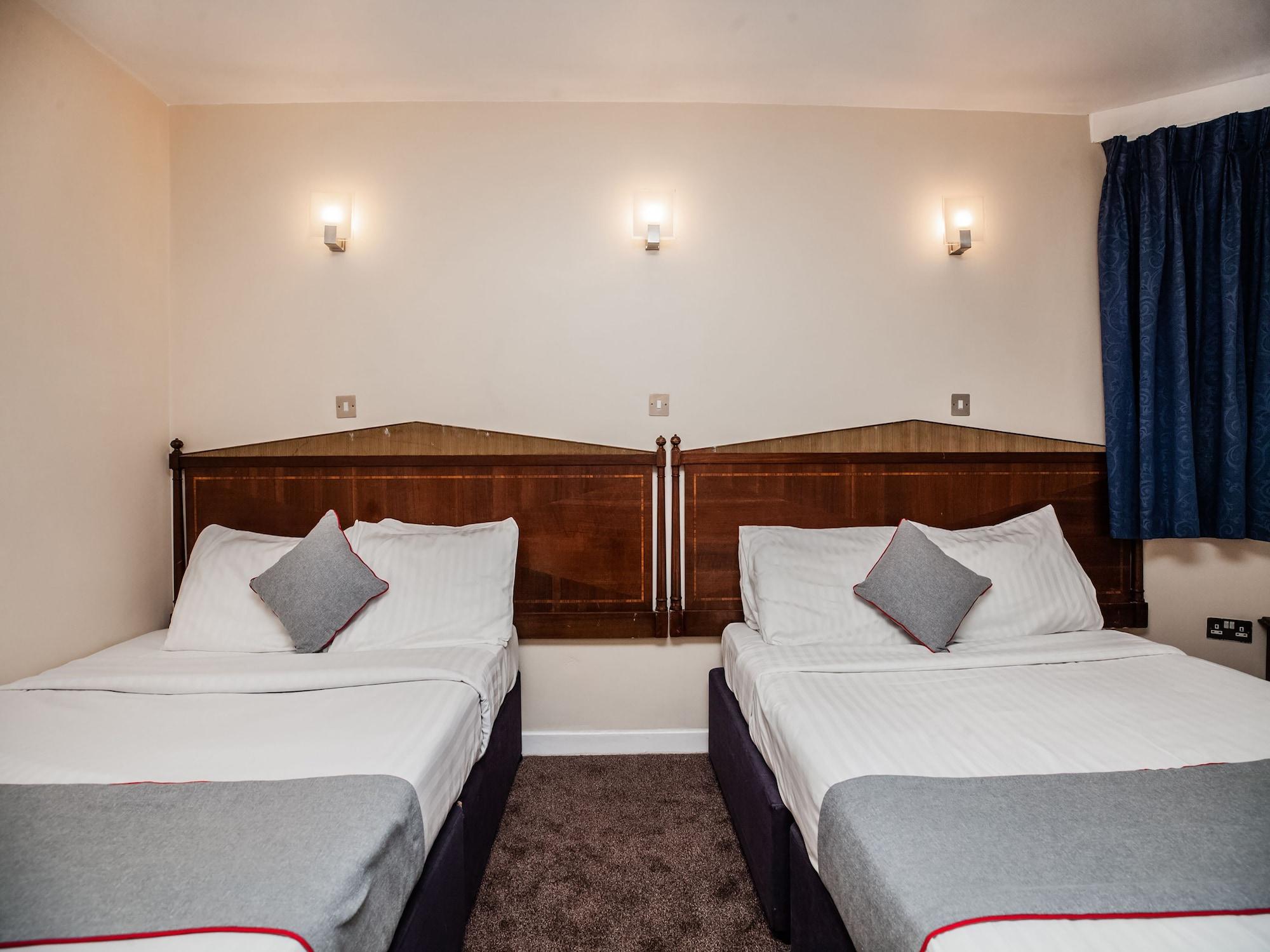 Oyo Osterley Park 3* Isleworth